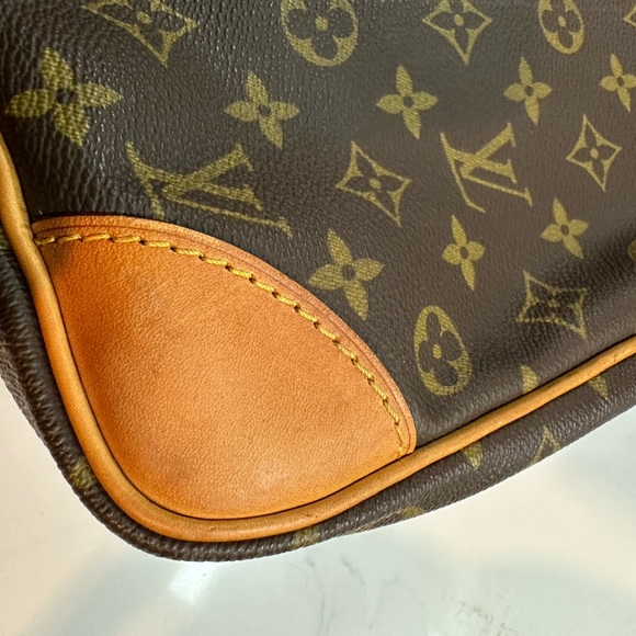Louis Vuitton Sirius 50 Weekender Bag - Picture 9 of 11